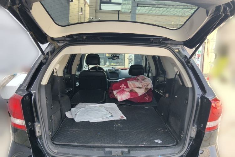 Used Dodge Journey 2013 2.4L Two-Wheel Drive Luxury Version Trunk