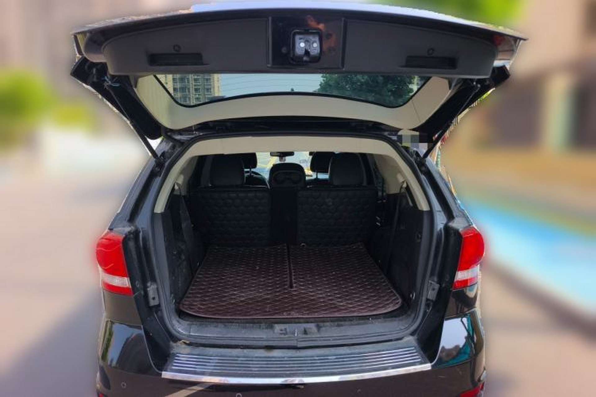 Used Dodge Journey 2013 2.4L Two-Wheel Drive Luxury Version Trunk