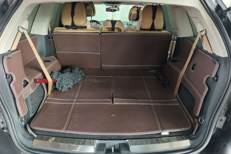 Used Dodge Journey 2013 2.4L Two-Wheel-Drive Smart Edition Trunk