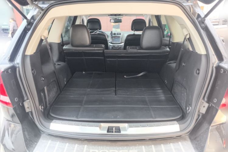 Used Dodge Journey 2013 3.6L Four-Wheel Drive Flagship Edition Trunk