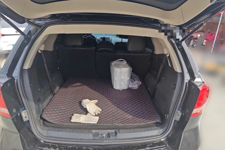 Used Dodge Journey 2013 2.4L Two-Wheel Drive Luxury Version Trunk