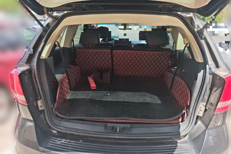 Used Dodge Journey 2013 2.4L Two-Wheel Drive Luxury Version Trunk