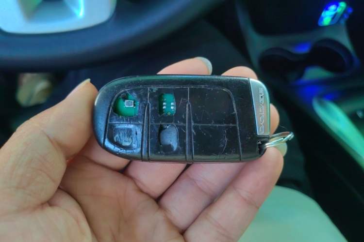 Used Dodge Journey 2013 2.4L Two-Wheel Drive Luxury Version Vehicle Key