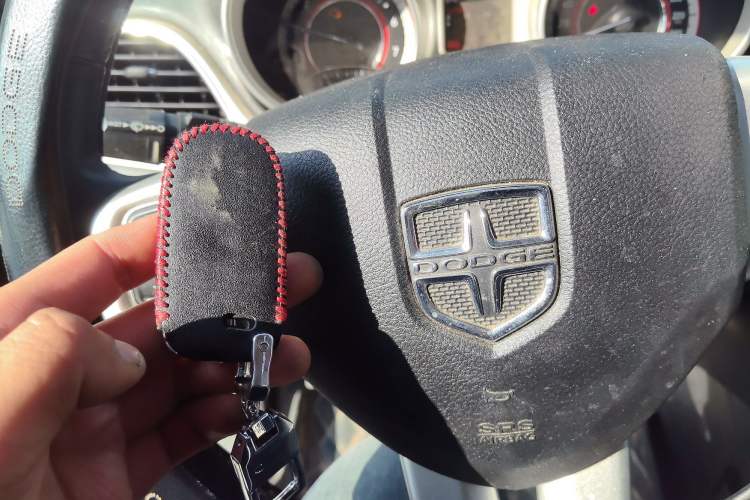 Used Dodge Journey 2013 2.4L Two-Wheel Drive Luxury Version Vehicle Key