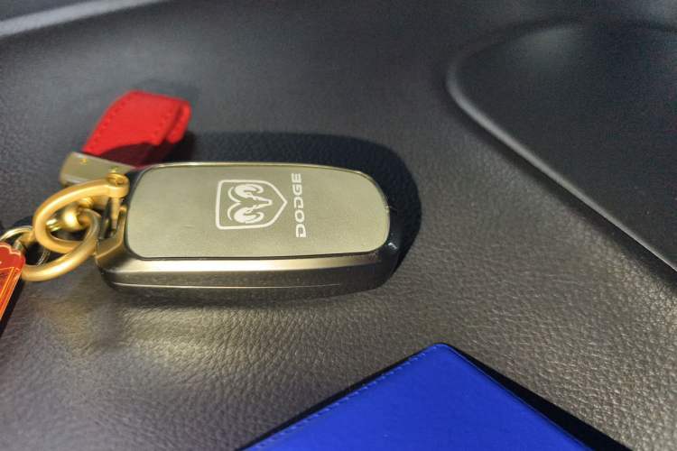 Used Dodge Journey 2013 2.4L Two-Wheel Drive Luxury Version Vehicle Key