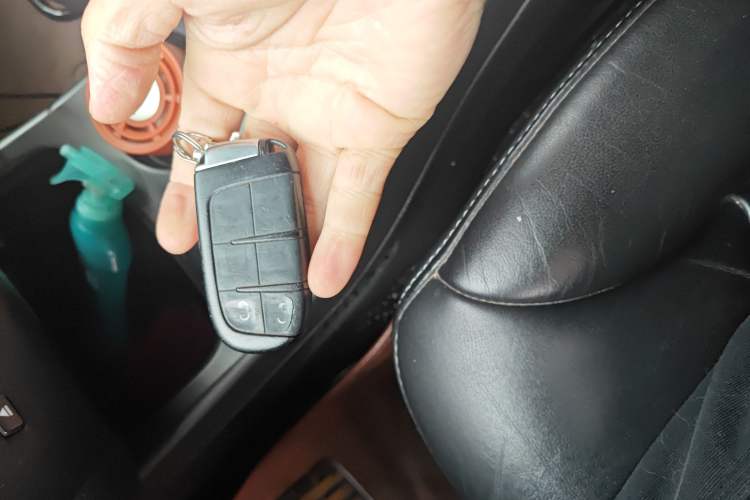 Used Dodge Journey 2013 3.6L Four-Wheel Drive Flagship Edition Vehicle Key