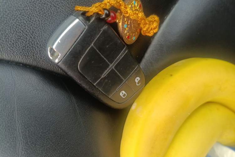 Used Dodge Journey 2013 2.4L Two-Wheel-Drive Smart Edition Vehicle Key
