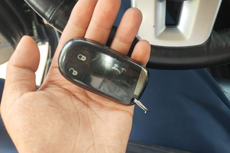Used Dodge Journey 2013 2.4L Two-Wheel Drive Luxury Version Vehicle Key