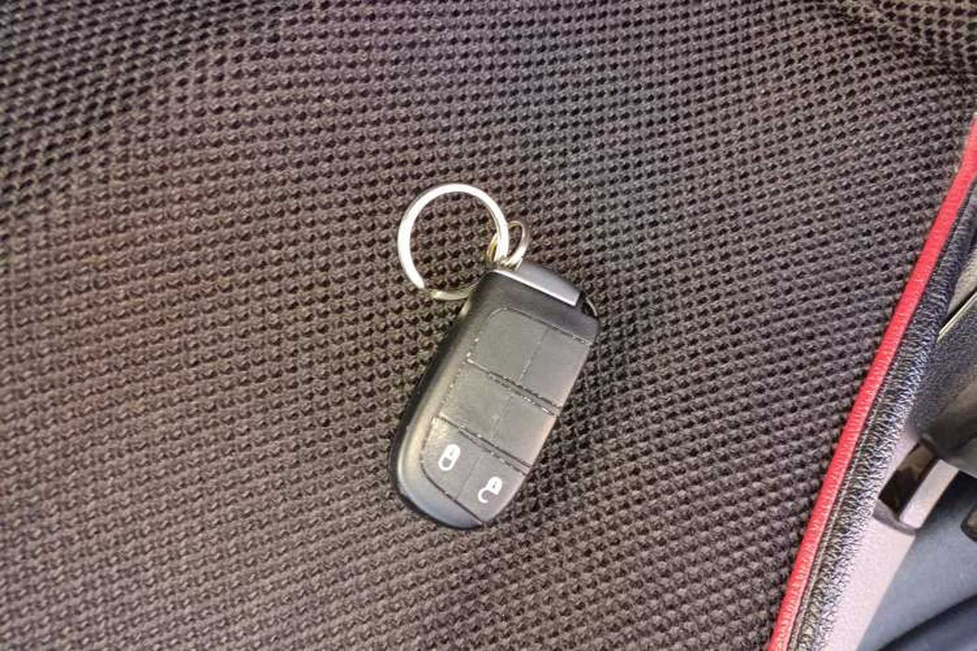 Used Dodge Journey 2013 2.4L Two-Wheel Drive Luxury Version Vehicle Key