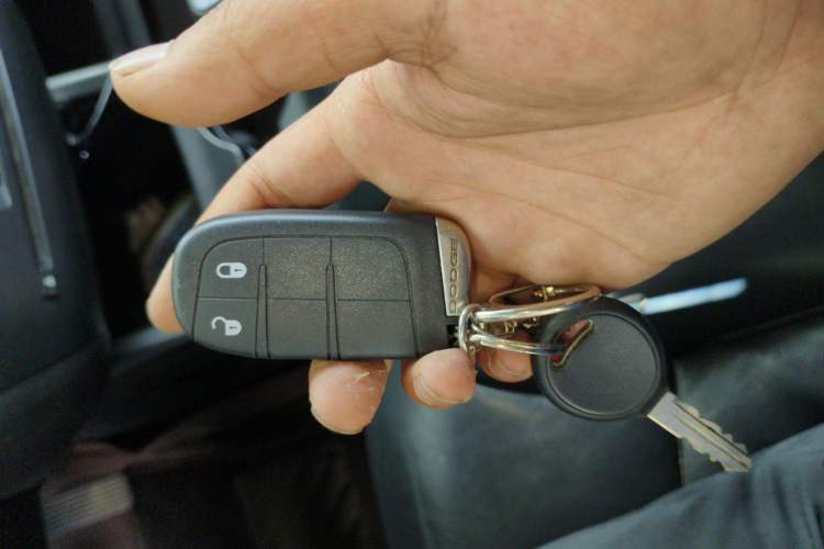 Used Dodge Journey 2013 2.4L Two-Wheel Drive Luxury Version Vehicle Key