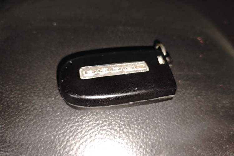 Used Dodge Journey 2013 2.4L Two-Wheel Drive Luxury Version Vehicle Key
