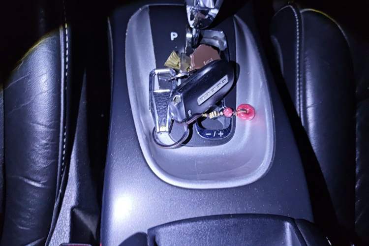 Used Dodge Journey 2013 2.4L Two-Wheel Drive Luxury Version Vehicle Key