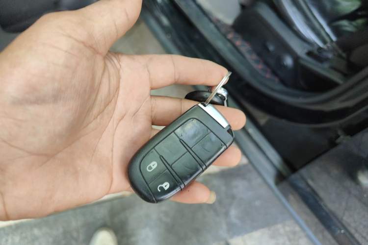 Used Dodge Journey 2013 2.4L Two-Wheel Drive Luxury Version Vehicle Key