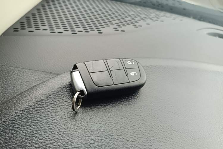 Used Dodge Journey 2013 3.6L Four-Wheel Drive Flagship Edition Vehicle Key