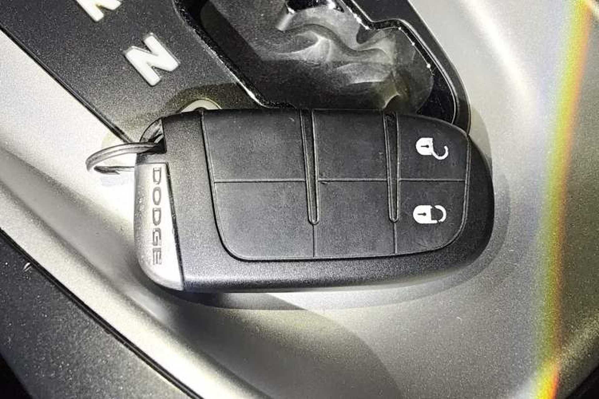 Used Dodge Journey 2013 2.4L Two-Wheel Drive Luxury Version Vehicle Key