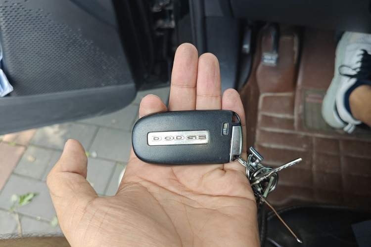 Used Dodge Journey 2013 2.4L Two-Wheel Drive Luxury Version Vehicle Key