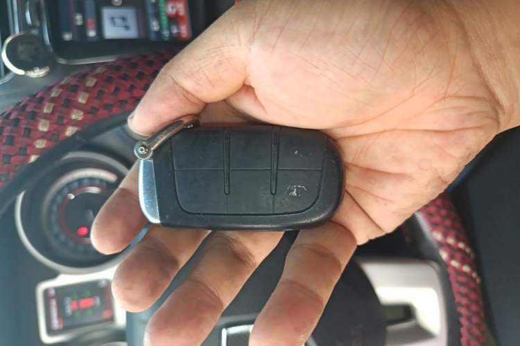 Used Dodge Journey 2013 2.4L Two-Wheel Drive Luxury Version Vehicle Key