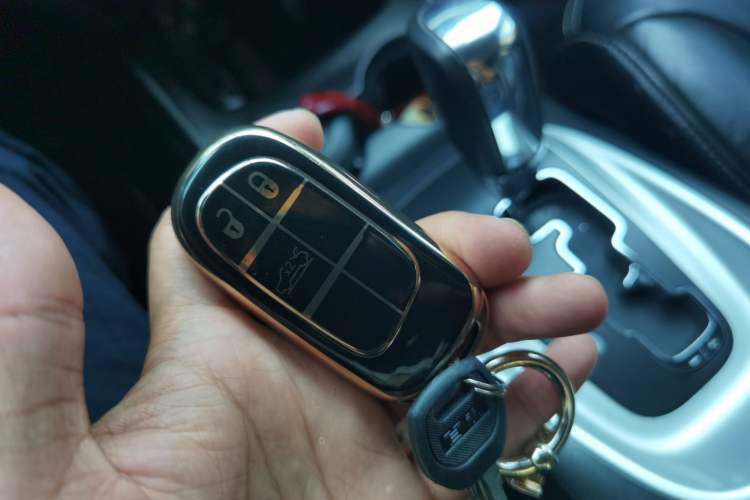 Used Dodge Journey 2013 2.4L Two-Wheel Drive Luxury Version Vehicle Key