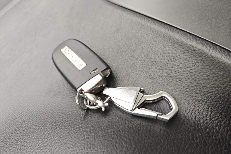 Used Dodge Journey 2013 2.4L Two-Wheel Drive Luxury Version Vehicle Key