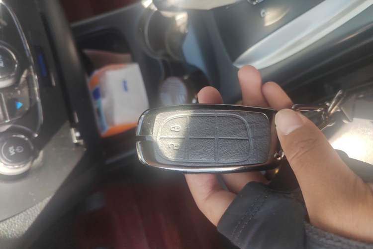 Used Dodge Journey 2013 2.4L Two-Wheel Drive Luxury Version Vehicle Key