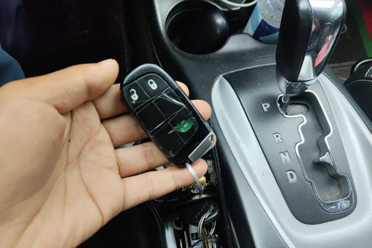 Used Dodge Journey 2013 2.4L Two-Wheel Drive Luxury Version Vehicle Key