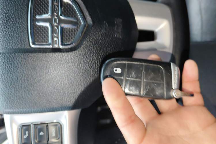 Used Dodge Journey 2013 2.4L Two-Wheel Drive Luxury Version Vehicle Key