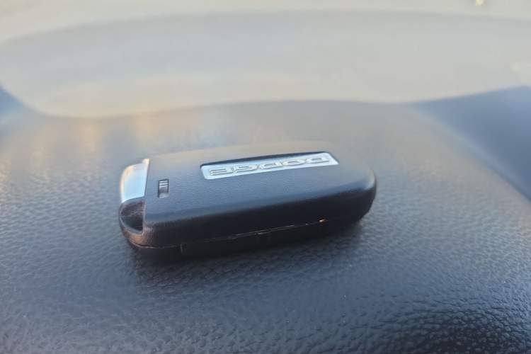 Used Dodge Journey 2013 2.4L Two-Wheel Drive Luxury Version Vehicle Key