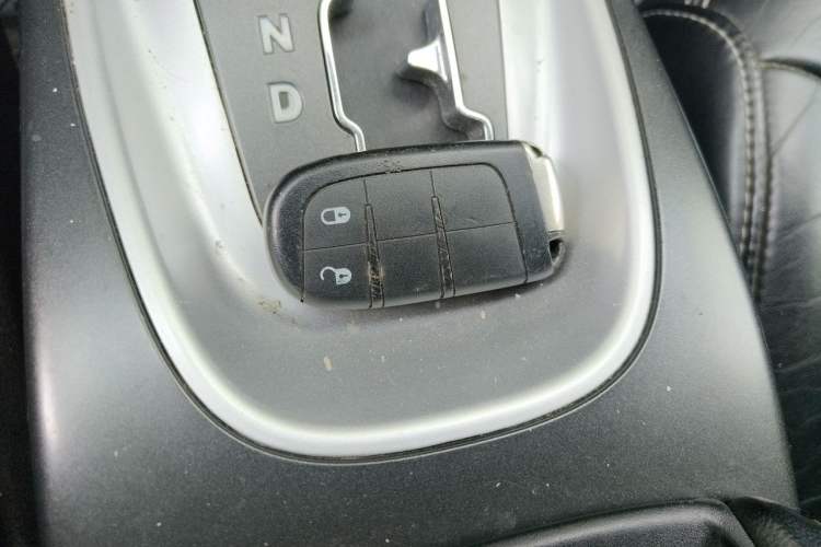 Used Dodge Journey 2013 2.4L Two-Wheel Drive Luxury Version Vehicle Key