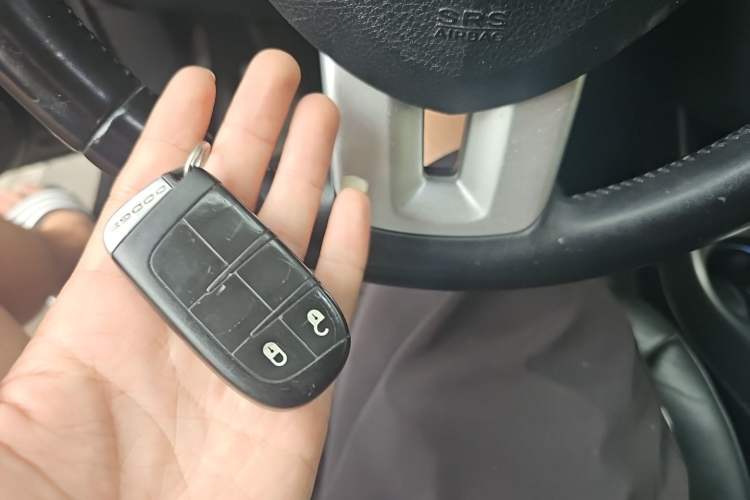Used Dodge Journey 2013 2.4L Two-Wheel Drive Luxury Version Vehicle Key