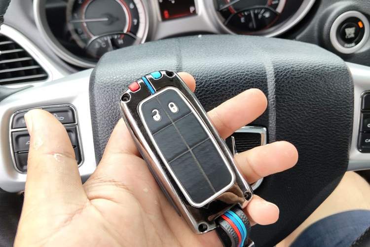 Used Dodge Journey 2013 2.4L Two-Wheel Drive Luxury Version Vehicle Key