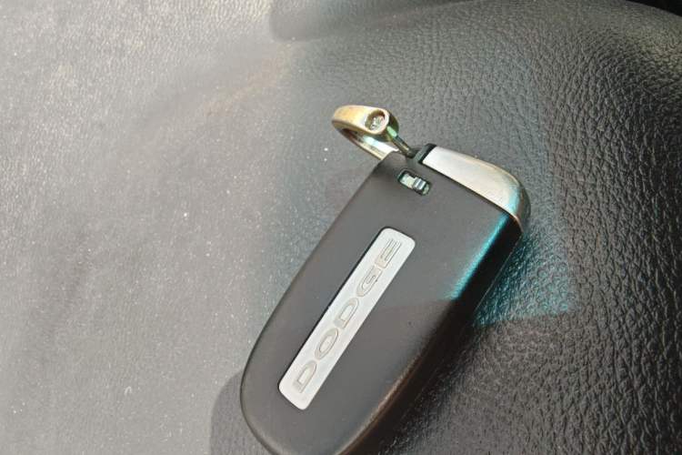 Used Dodge Journey 2013 2.4L Two-Wheel Drive Luxury Version Vehicle Key