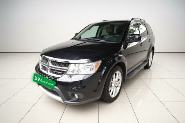 Ojetý Dodge Journey 2013 2.4L Two-Wheel Drive Luxury Version
