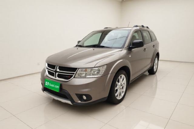 Ojetý Dodge Journey 2013 2.4L Two-Wheel Drive Luxury Version