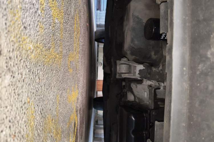 Used Dodge Journey 2013 2.4L Two-Wheel Drive Luxury Version Chassis Front