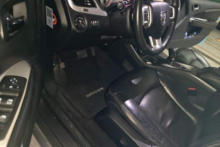 Used Dodge Journey 2013 2.4L Two-Wheel-Drive Smart Edition Driver Seat