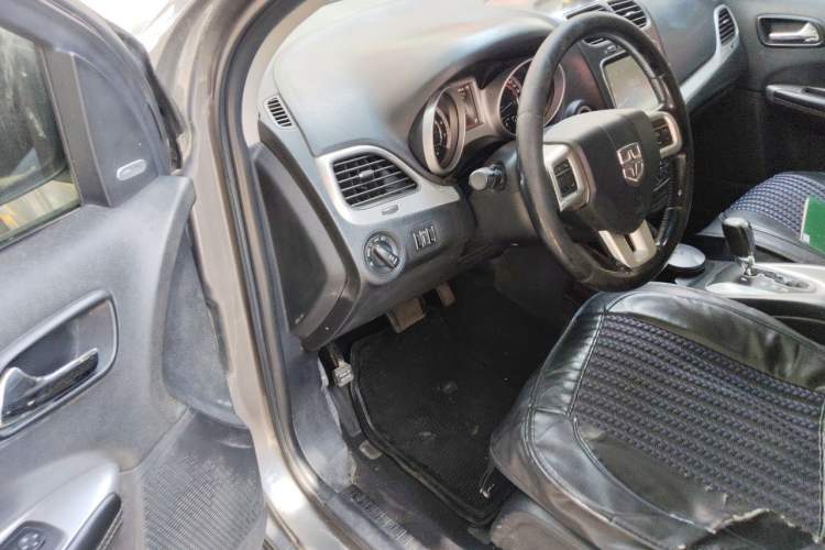 Used Dodge Journey 2013 3.6L Four-Wheel Drive Flagship Edition Driver Seat