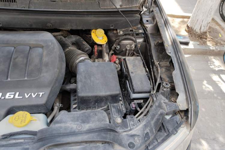 Used Dodge Journey 2013 3.6L Four-Wheel Drive Flagship Edition Engine Bay Left