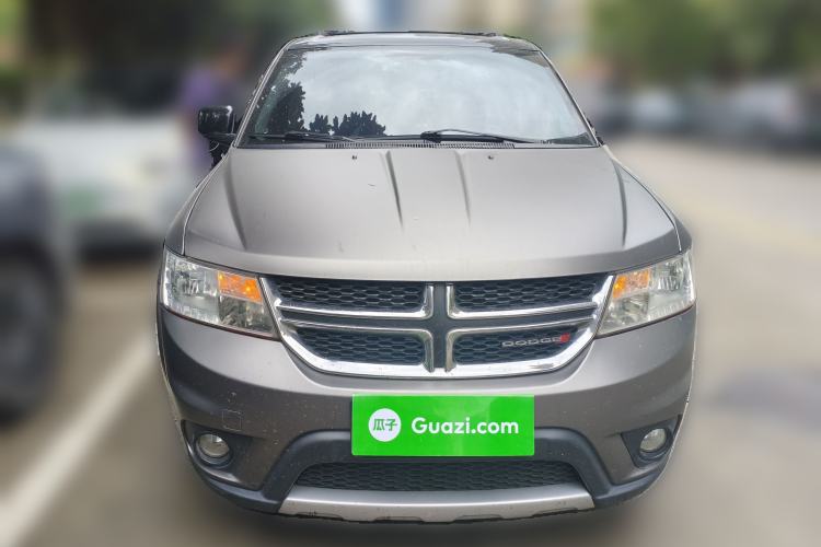 Used Dodge Journey 2013 2.4L Two-Wheel Drive Luxury Version Front