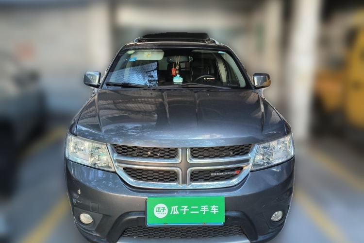 Used Dodge Journey 2013 2.4L Two-Wheel Drive Luxury Version Front
