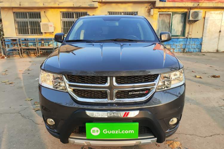 Used Dodge Journey 2013 2.4L Two-Wheel Drive Luxury Version Front
