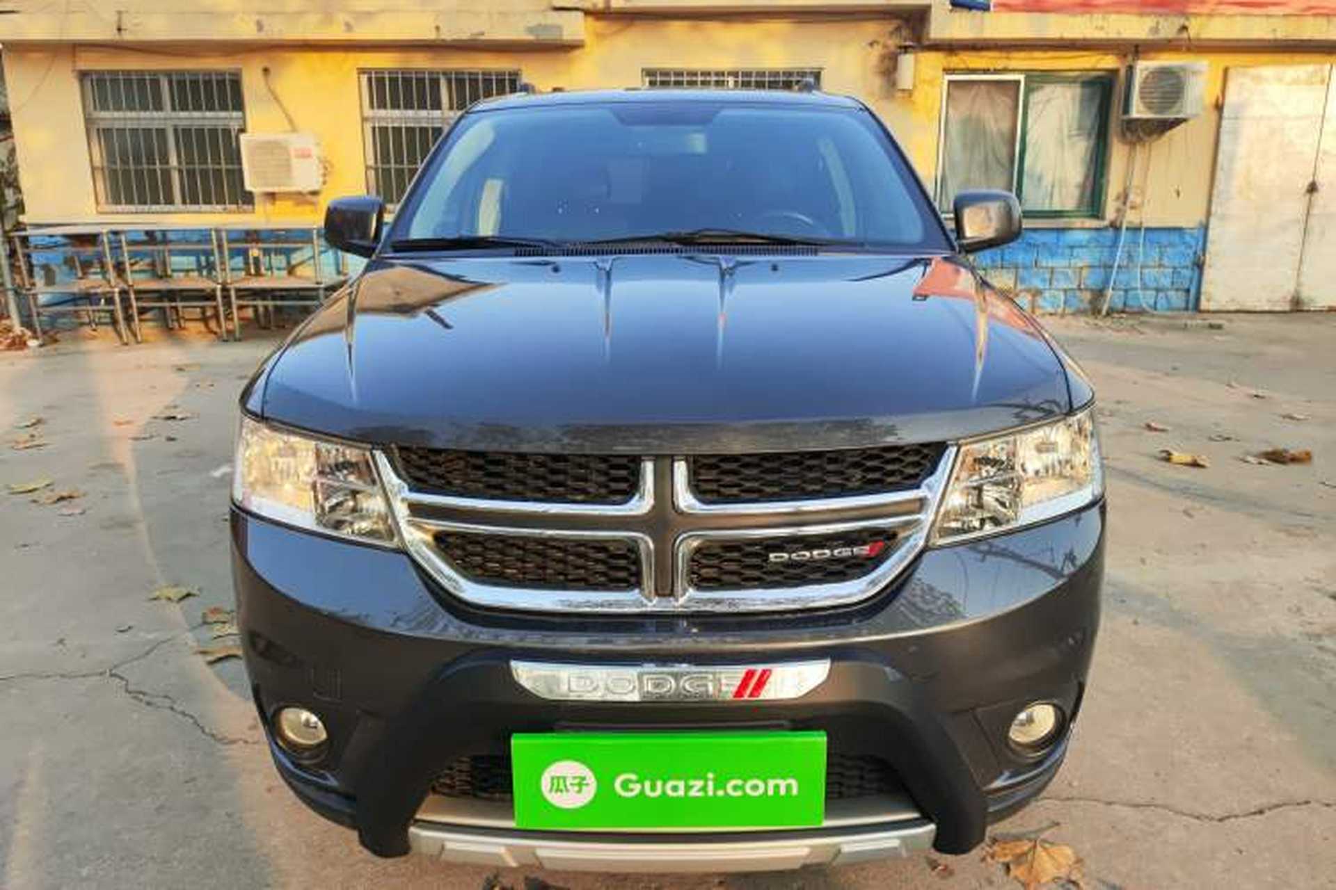 Used Dodge Journey 2013 2.4L Two-Wheel Drive Luxury Version Front