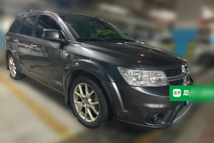 Used Dodge Journey 2013 2.4L Two-Wheel-Drive Smart Edition Front Right 45 Deg