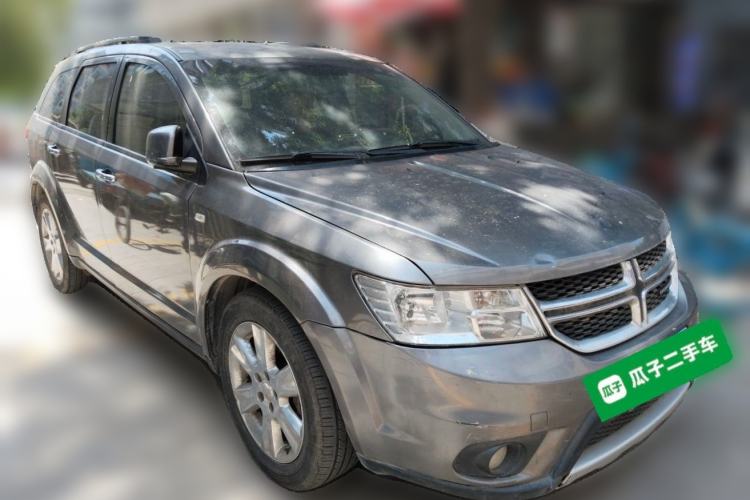 Used Dodge Journey 2013 3.6L Four-Wheel Drive Flagship Edition Front Right 45 Deg