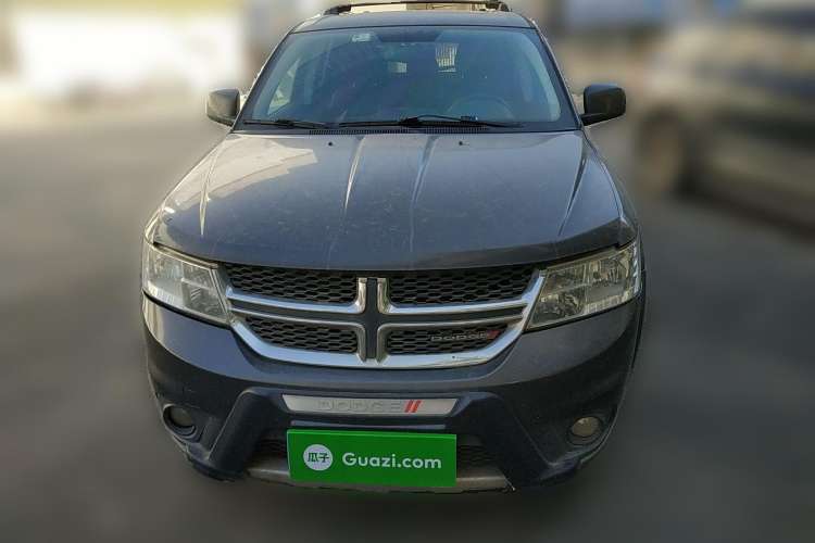 Used Dodge Journey 2013 2.4L Two-Wheel Drive Luxury Version Front
