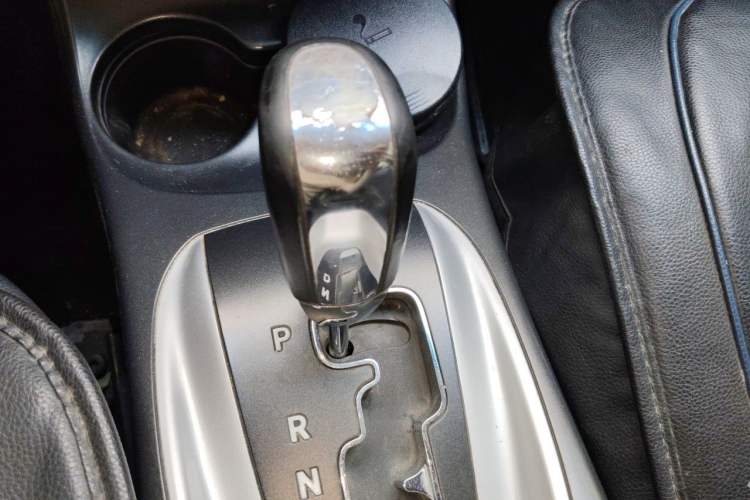 Used Dodge Journey 2013 3.6L Four-Wheel Drive Flagship Edition Gear Lever
