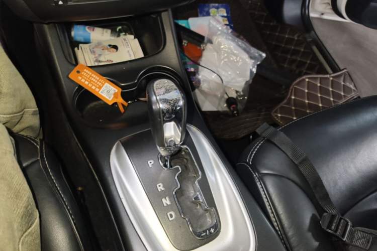 Used Dodge Journey 2013 2.4L Two-Wheel Drive Luxury Version Gear Lever