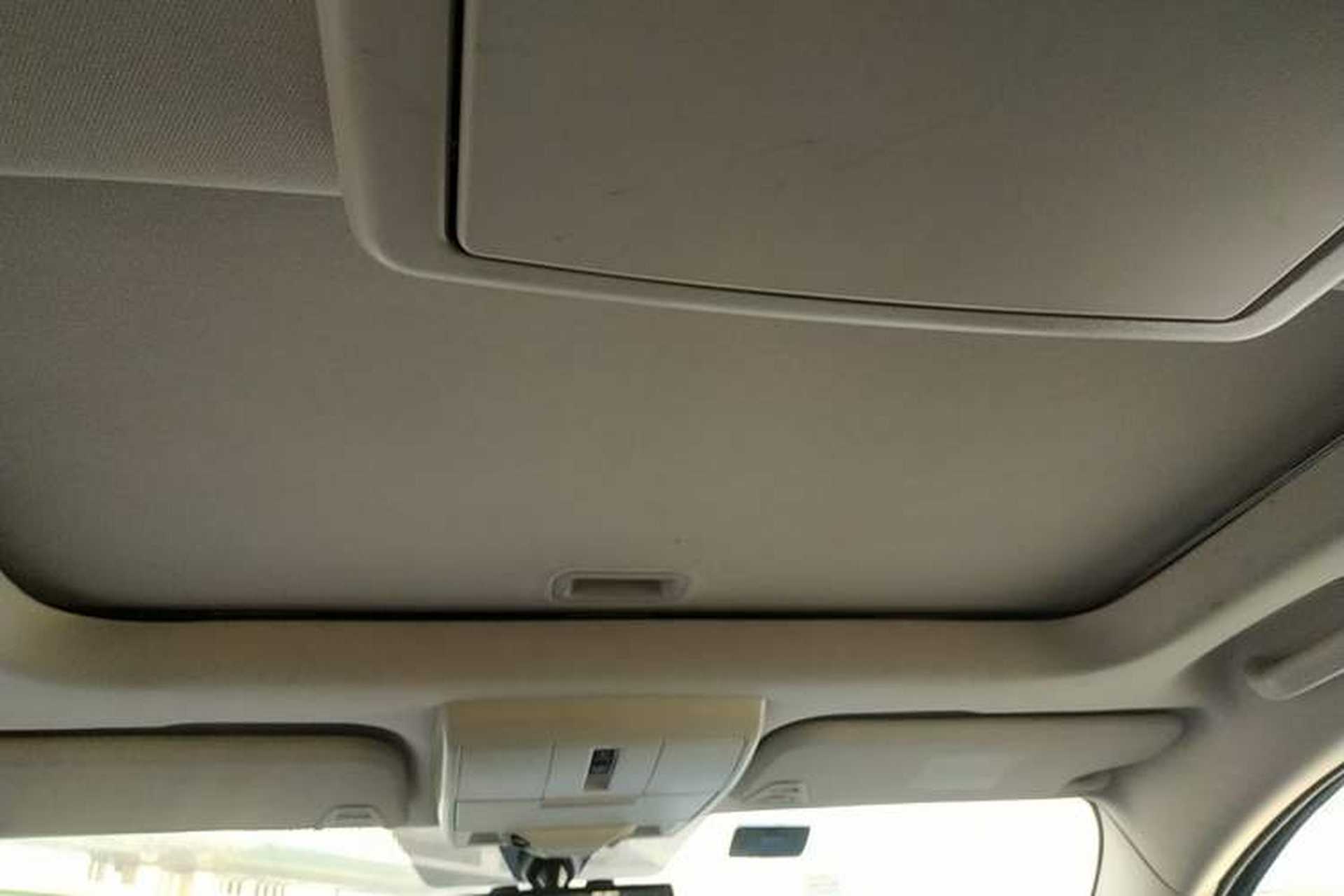 Used Dodge Journey 2013 2.4L Two-Wheel Drive Luxury Version Headliner