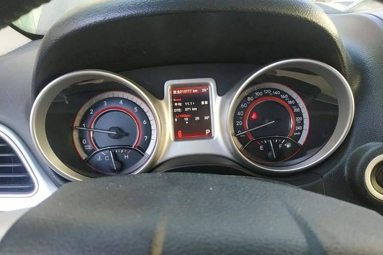 Used Dodge Journey 2013 2.4L Two-Wheel Drive Luxury Version Instrument Cluster