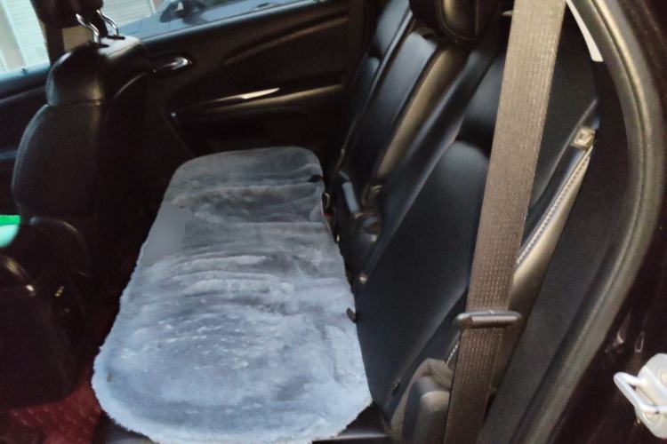 Used Dodge Journey 2013 2.4L Two-Wheel Drive Luxury Version Left Rear Seat