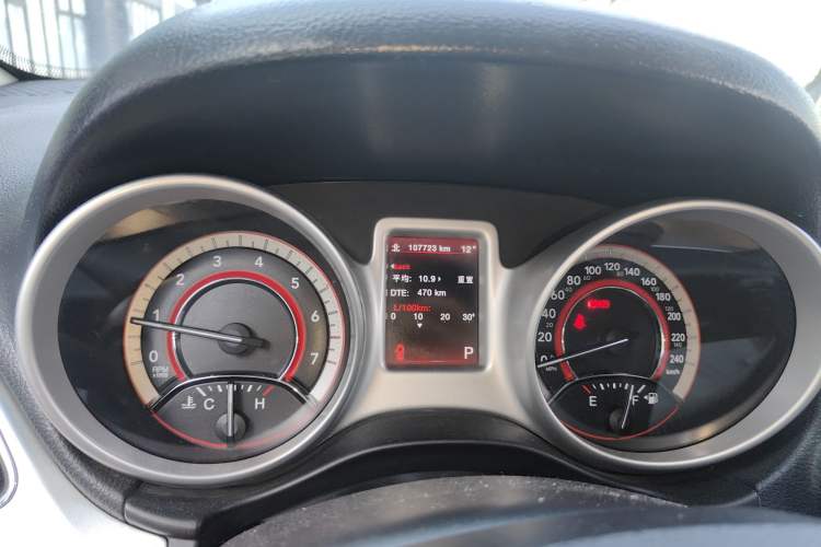 Used Dodge Journey 2013 2.4L Two-Wheel Drive Luxury Version Odometer Close Up